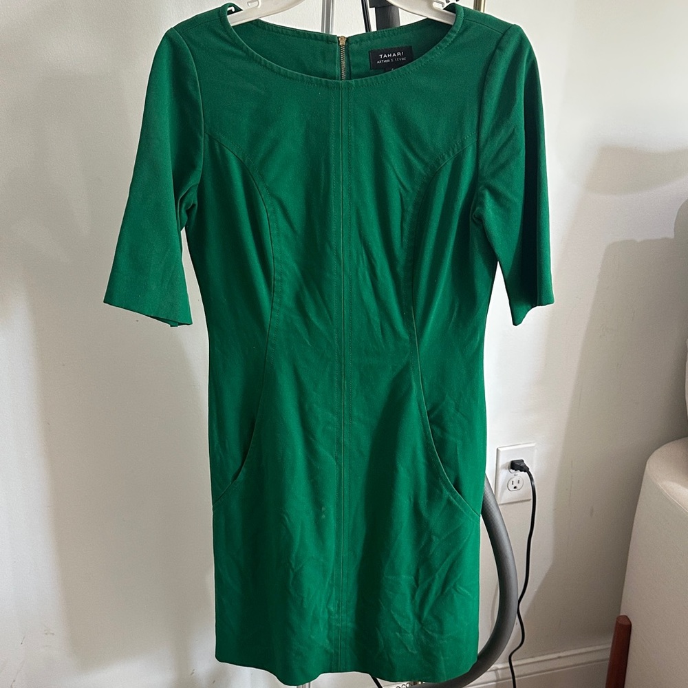 Tahari Elegant Green Long Sleeve Dress